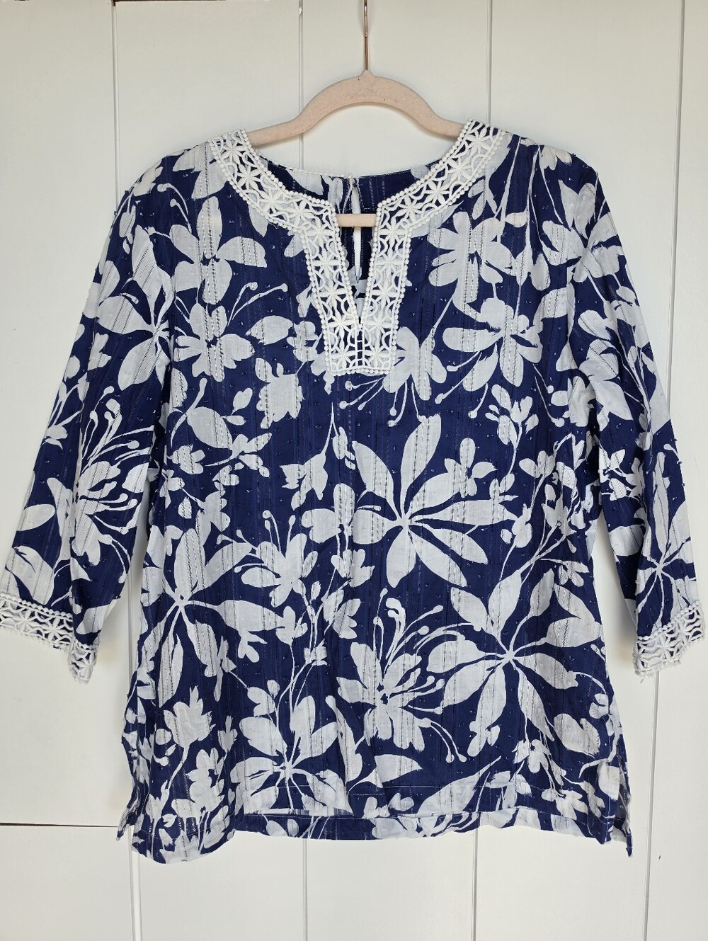 Alfred Dunner Womens Size 14 Navy White Floral Cotton Tunic Blouse Lace Trim Top